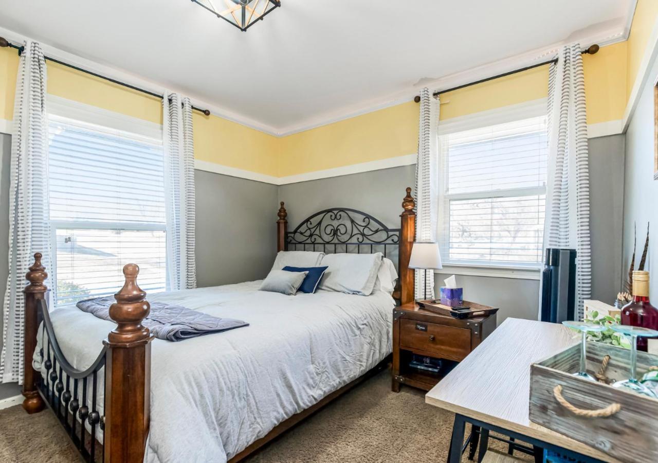 Becky & Marvels 420 Stay - Private Room Kansas City Exterior photo