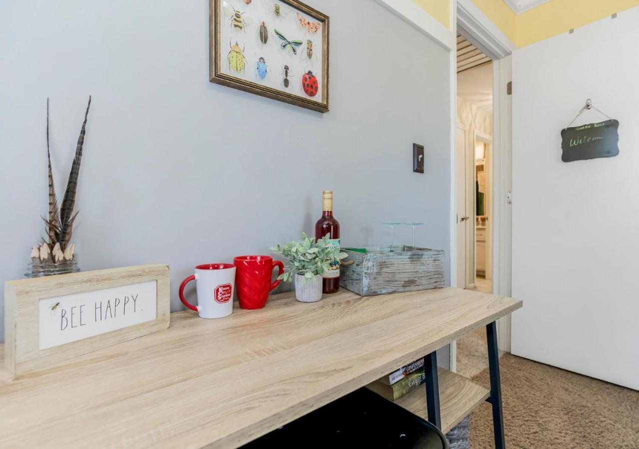 Becky & Marvels 420 Stay - Private Room Kansas City Exterior photo